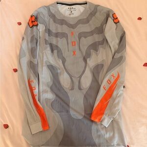 Fox Men's Dynamic Gray and Vibrant Orange Long Sleeve Tee